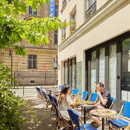 Hotel Le Petit Borda Parigi